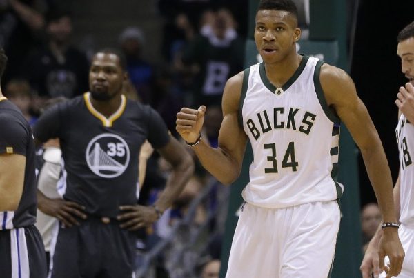 giannis antetokounmpo kevin durant warriors bucks 2017-