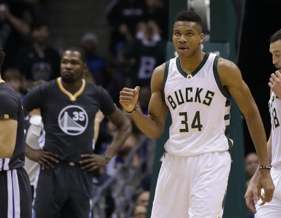 giannis antetokounmpo kevin durant warriors bucks 2017-